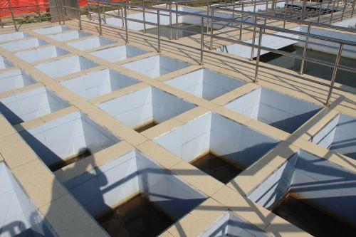 混凝池:加入凈水劑,使其與水充分反應