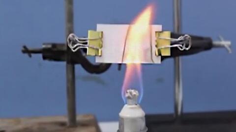 中國造&ldquo;最強墻紙&rdquo;,一遇火災(zāi)兩秒就報警,還耐火燒